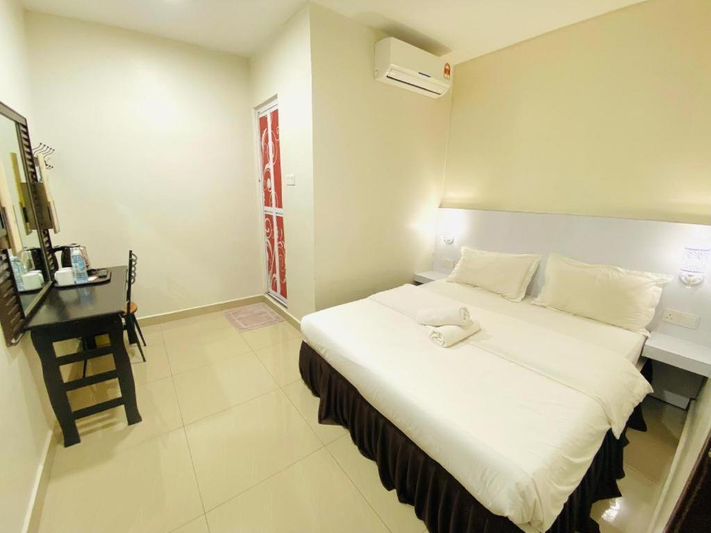 Sun Sega Hotel Perai Exterior photo