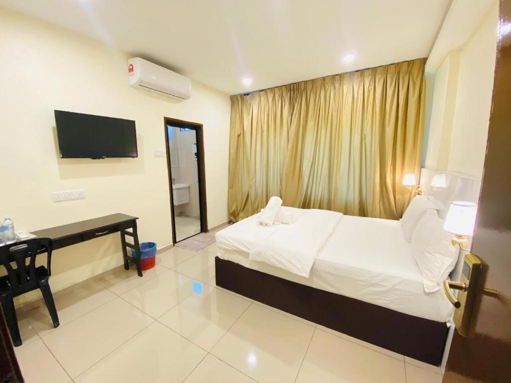 Sun Sega Hotel Perai Exterior photo
