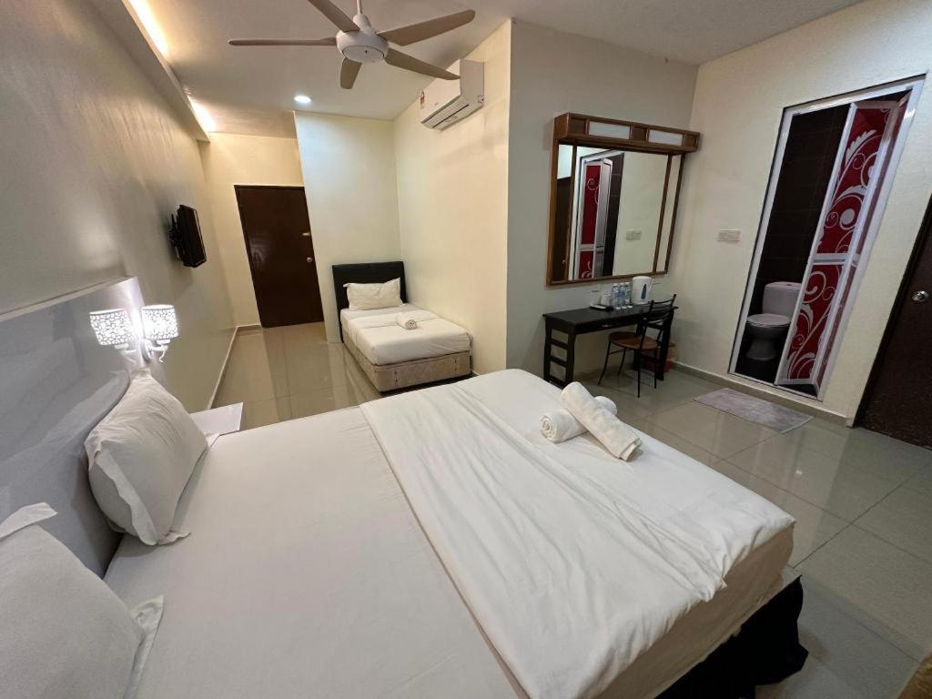 Sun Sega Hotel Perai Exterior photo
