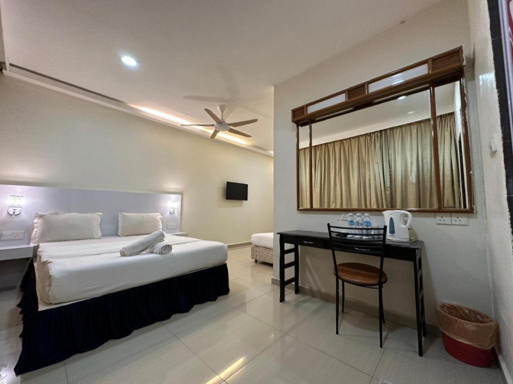 Sun Sega Hotel Perai Exterior photo